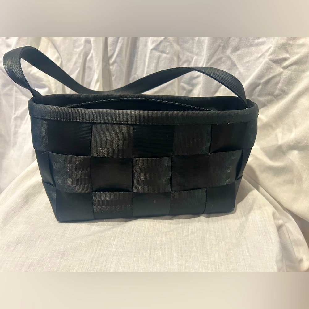 Harvey’s Seatbelt Bag